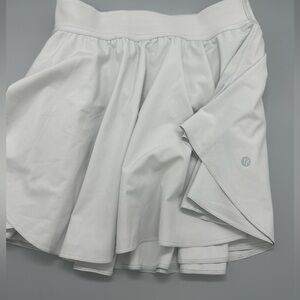 Lululemon Size 6 Court Rival High-Rise Skirt White Tennis